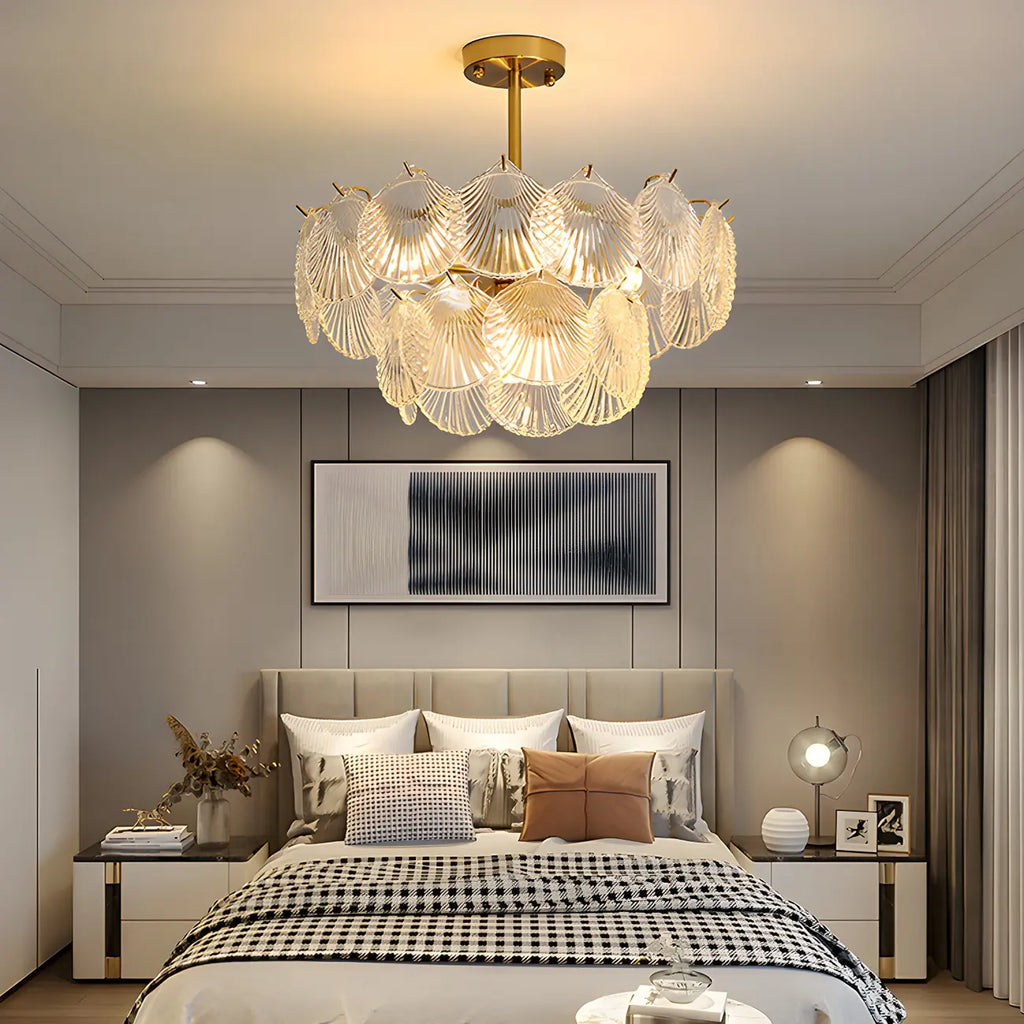 Lampadario in vetro a strati smerlato regolabile, elegante e unico, color oro