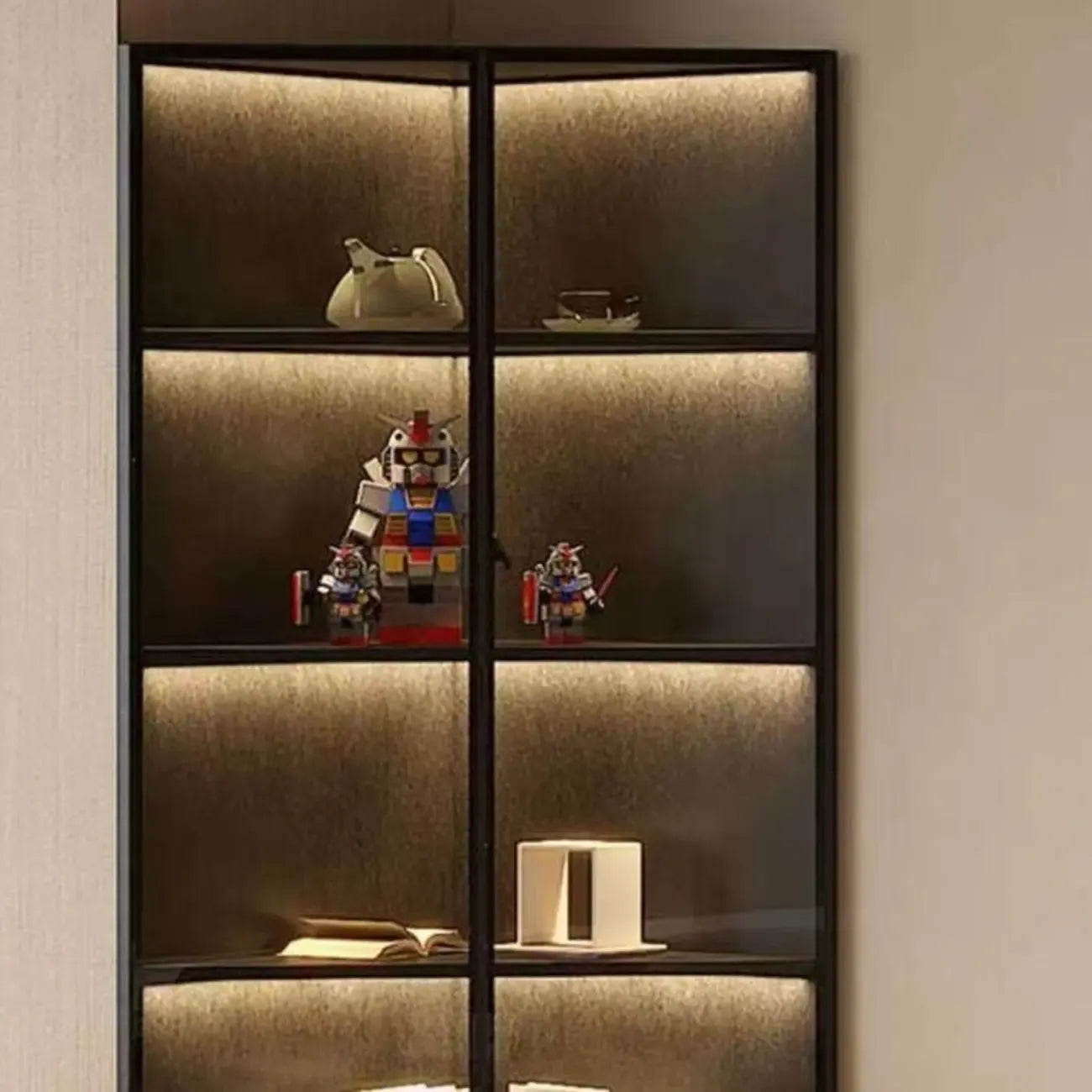 Vitrine d'angle moderne en métal gris et bois avec porte vitrée