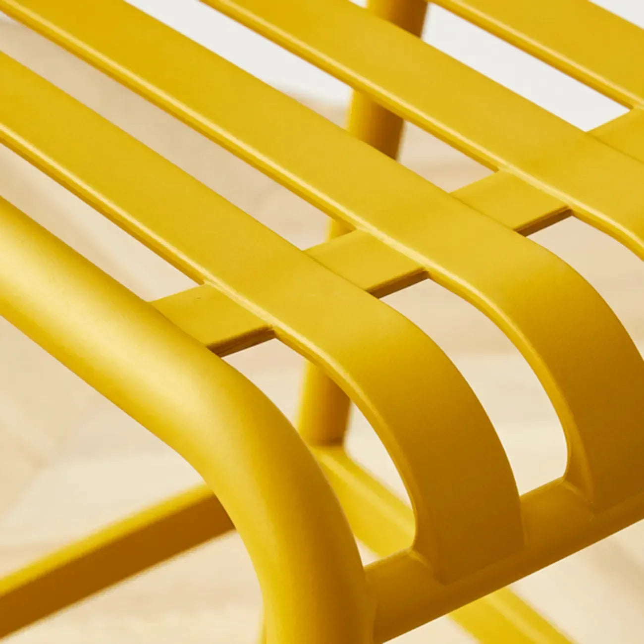 Tabouret de bar minimaliste en plastique pour intérieur et extérieur