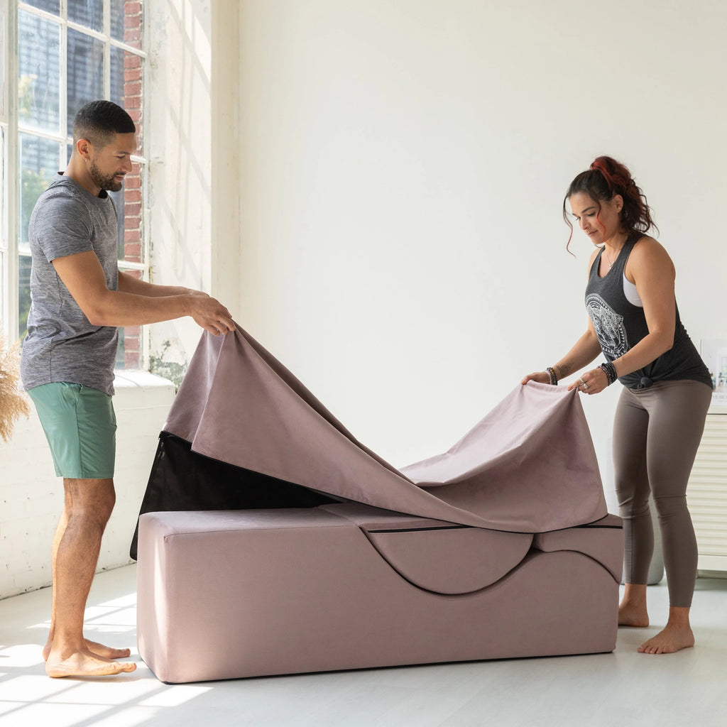 Chaise longue convertible Avana Kami / Yoga et massage - Pouf 2 en 1 avec fauteuil de yoga dépliable dissimulé, Microvelours - Non disponible