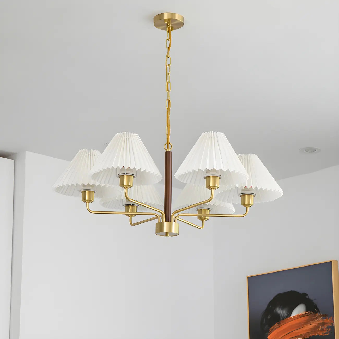 Lustre moderne plissé linéaire en métal doré