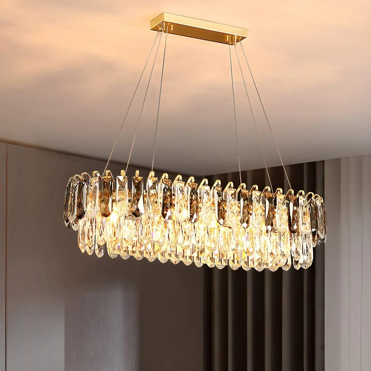 Lustre luxueux en laiton et cristal pour salle à manger