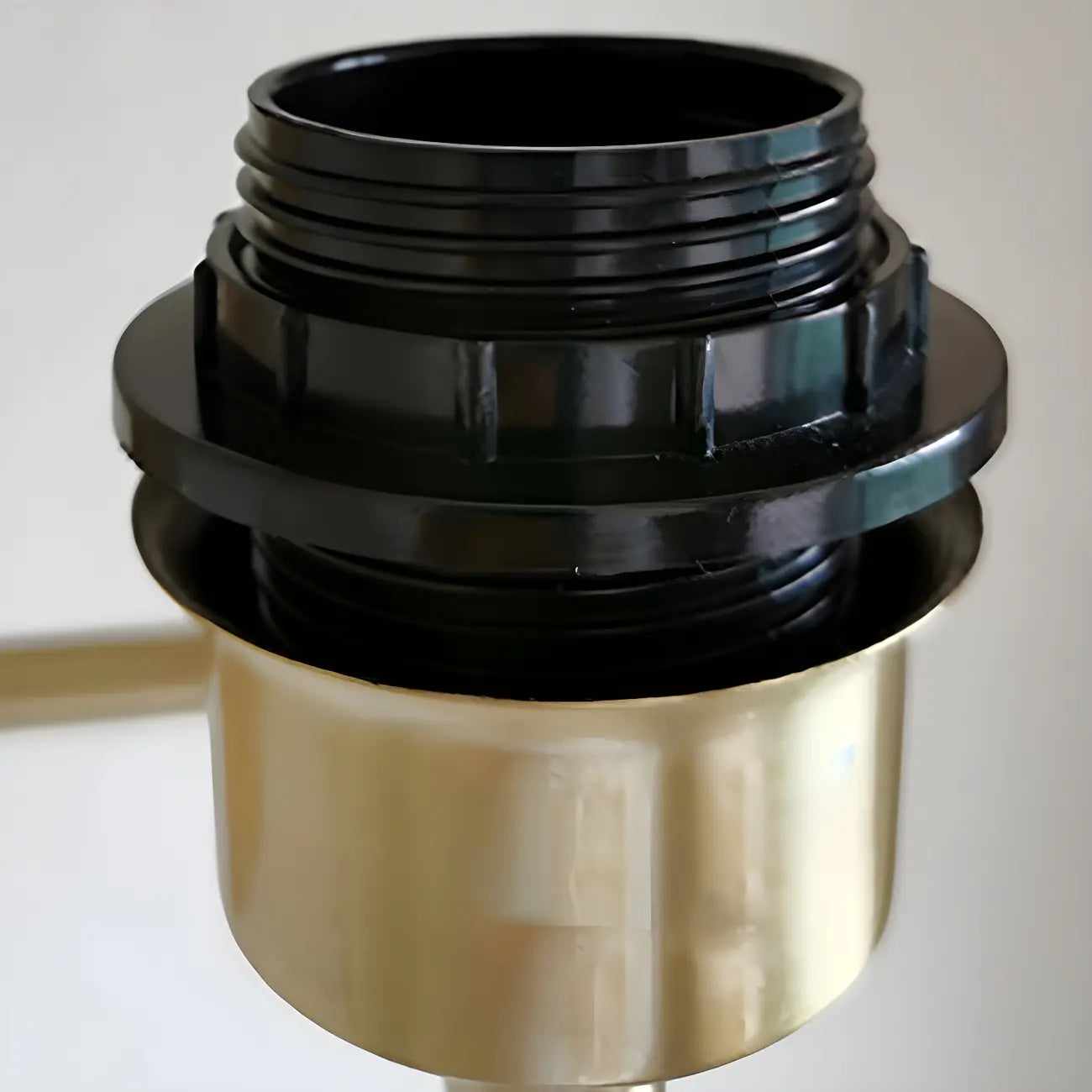 Lampada da parete a 2 luci con braccio girevole color argento e paralume in tessuto
