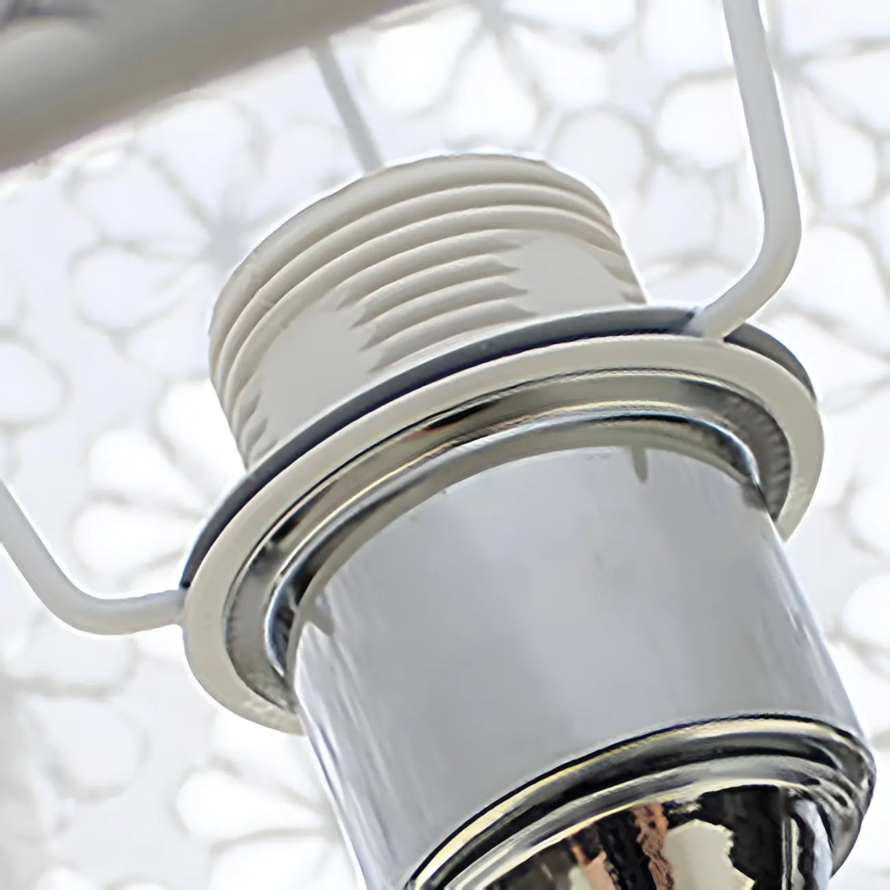 Lampada da parete a 2 luci con braccio girevole color argento e paralume in tessuto