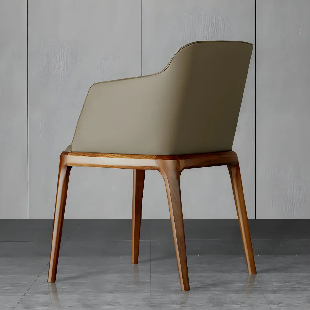 Chaise de salle à manger avec accoudoirs, pieds en bois et cuir kaki