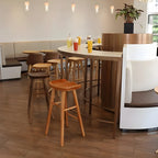 Tabourets de bar industriels en bois sans dossier, hauteur comptoir