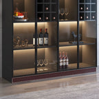 Armoire à vin minimaliste en bois noir avec porte vitrée