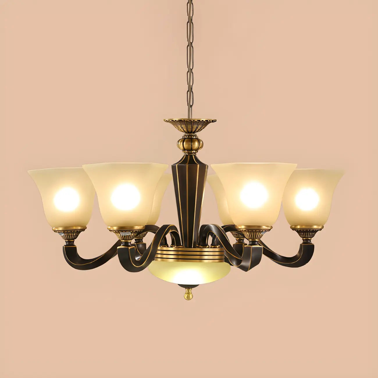 Lustre classique en verre noir et métal courbé