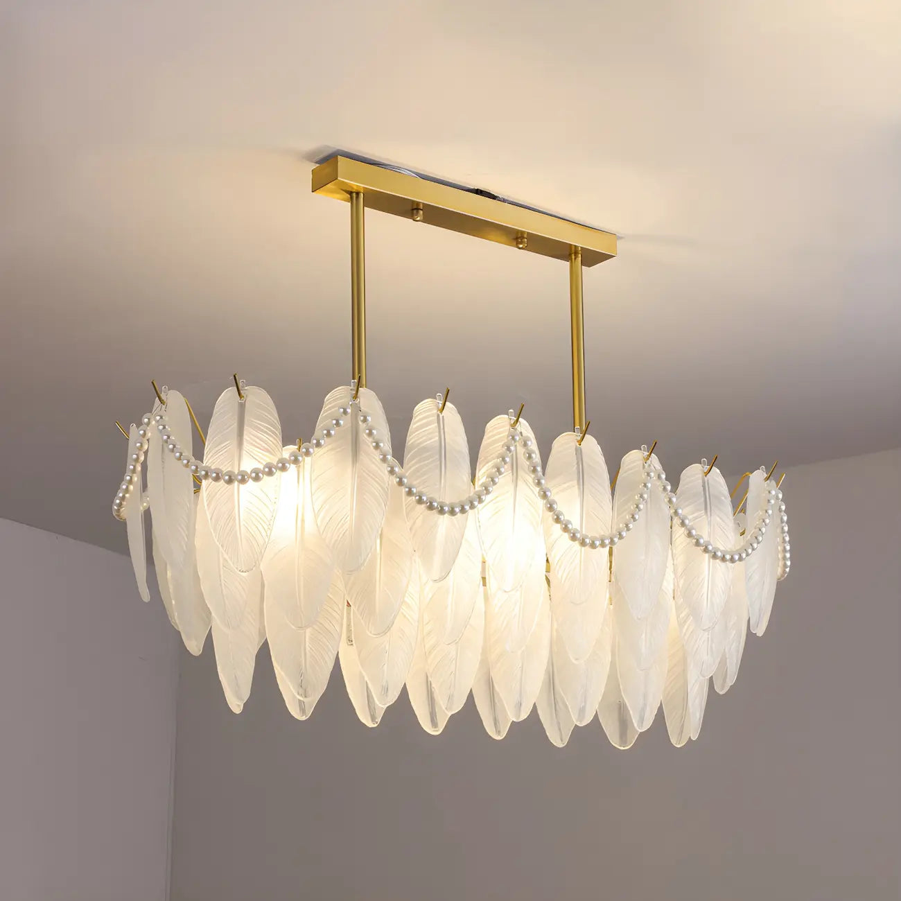 Lampadario a sospensione moderno in vetro con piume regolabile color oro