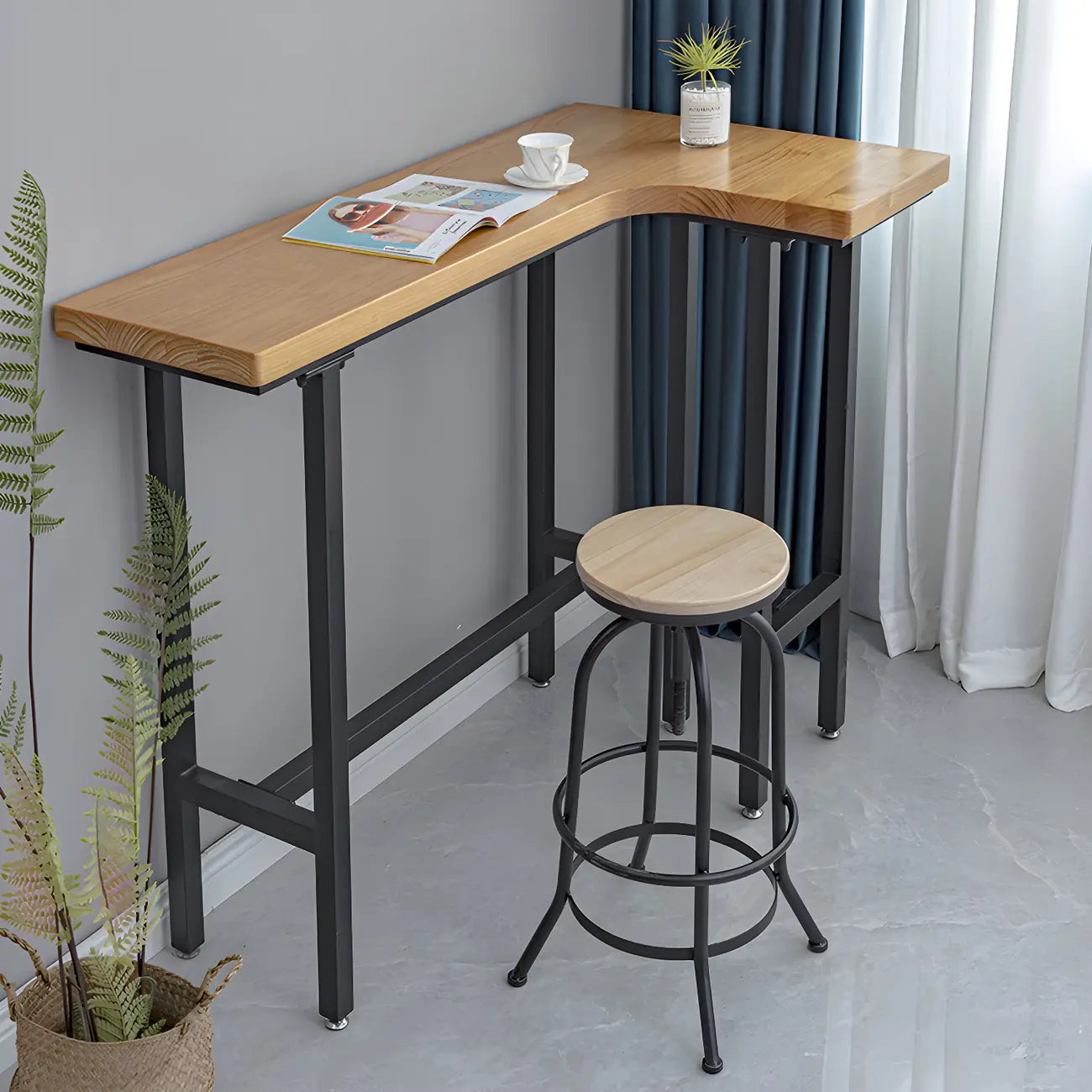 Tables de bar industrielles en bois naturel et fer forgé, en forme de L