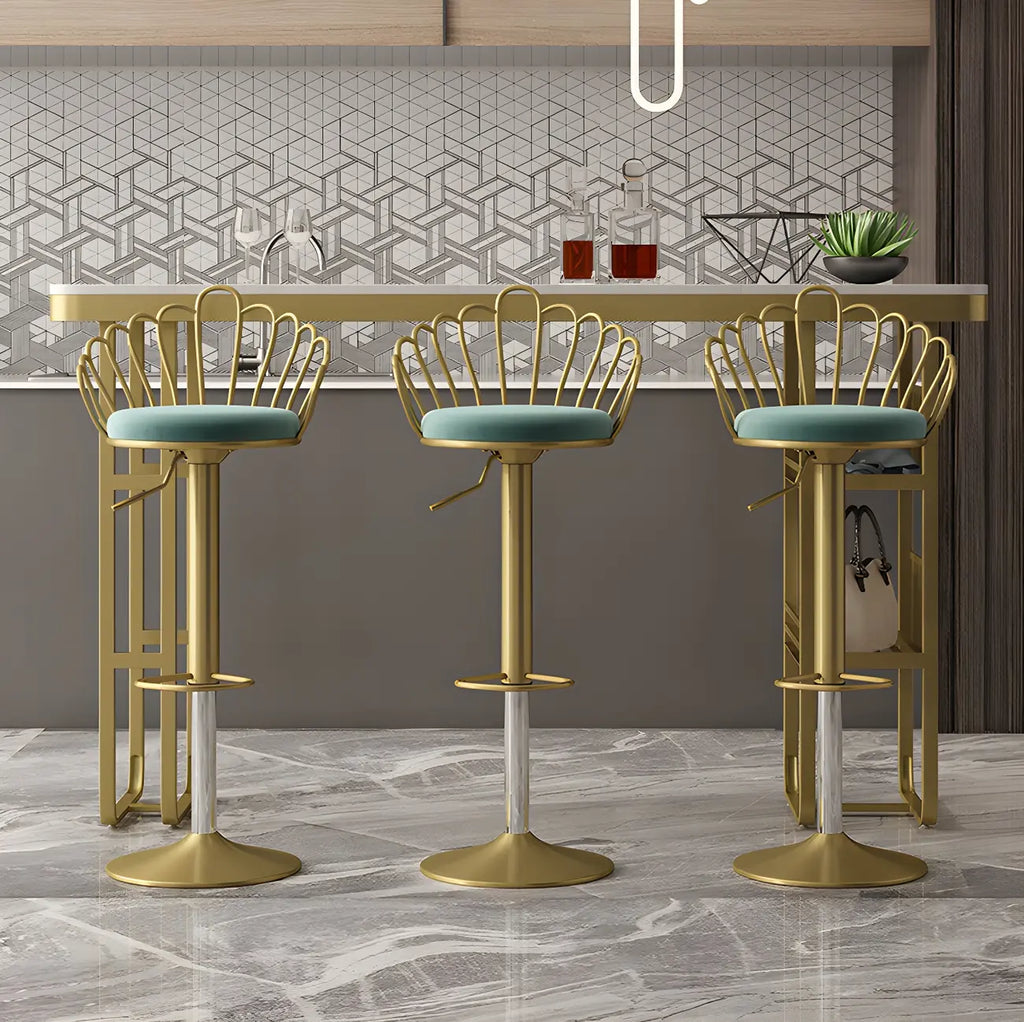 Tables de bar glamour dorées et blanches avec étagères en faux marbre