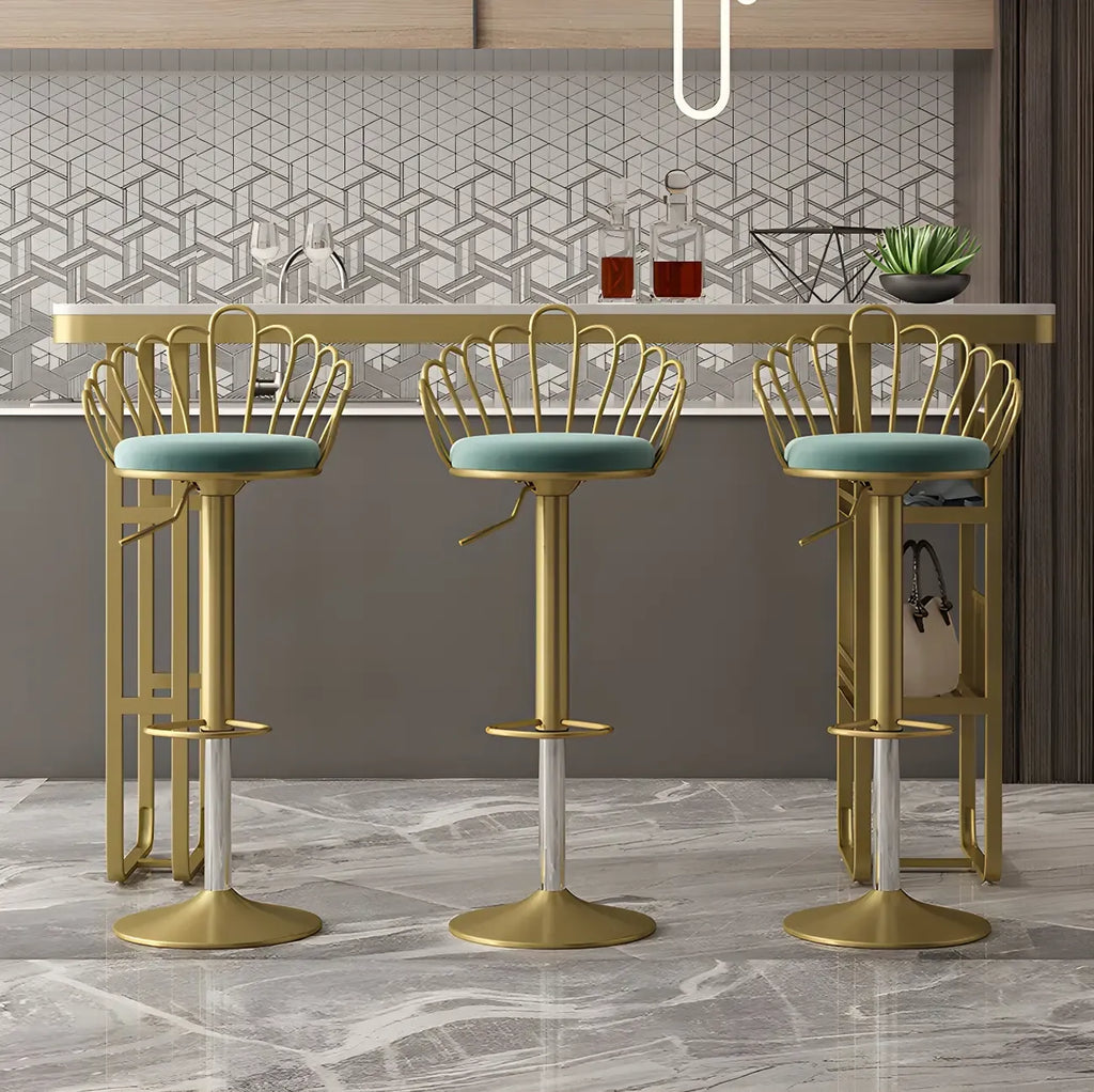 Tables de bar glamour dorées et blanches avec étagères en faux marbre
