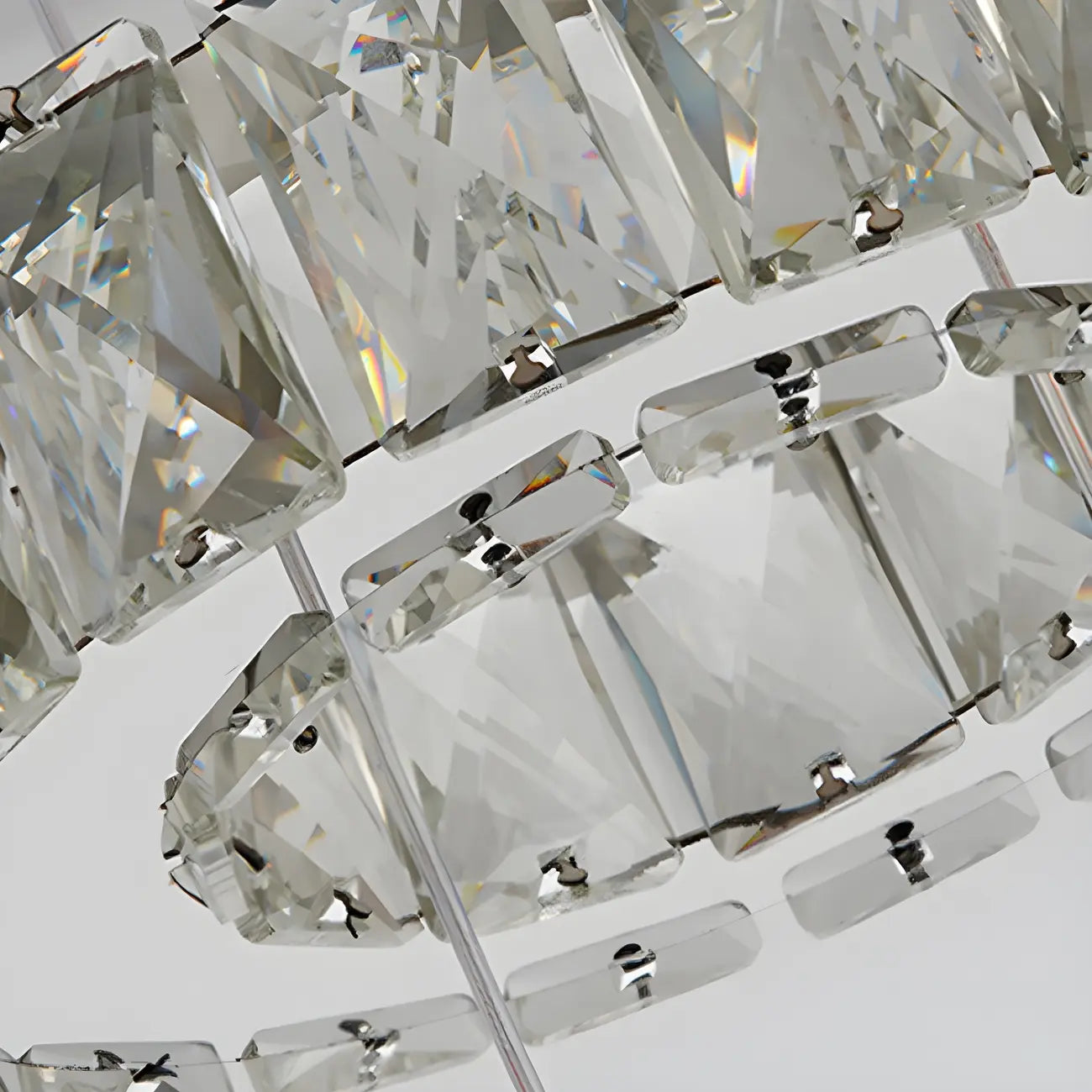 Suspension élégante en cristal avec LED et télécommande pour cuisine.