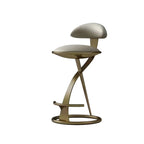 Tabouret de bar luxueux avec structure en métal doré et élégant cuir beige