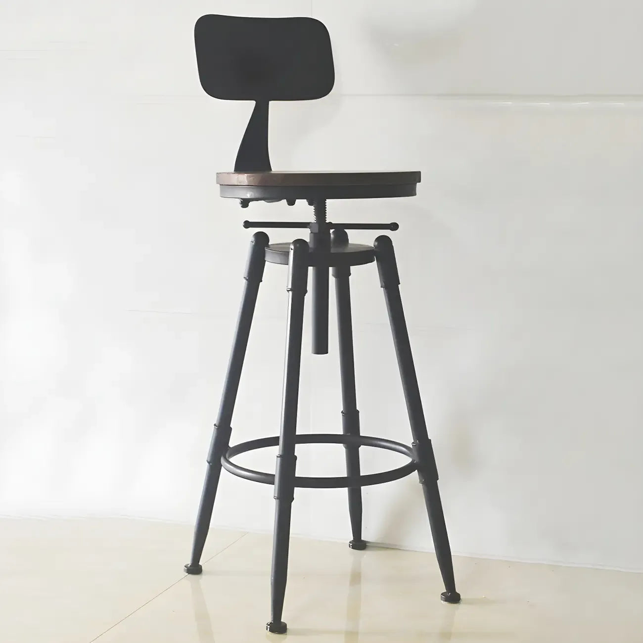 Tabourets de bar pivotants en métal et cuir de style industriel avec dossier