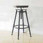Tabourets de bar pivotants en métal et cuir de style industriel avec dossier