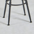 Tabourets de bar pivotants en métal et cuir de style industriel avec dossier