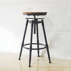 Tabourets de bar pivotants en métal et cuir de style industriel avec dossier