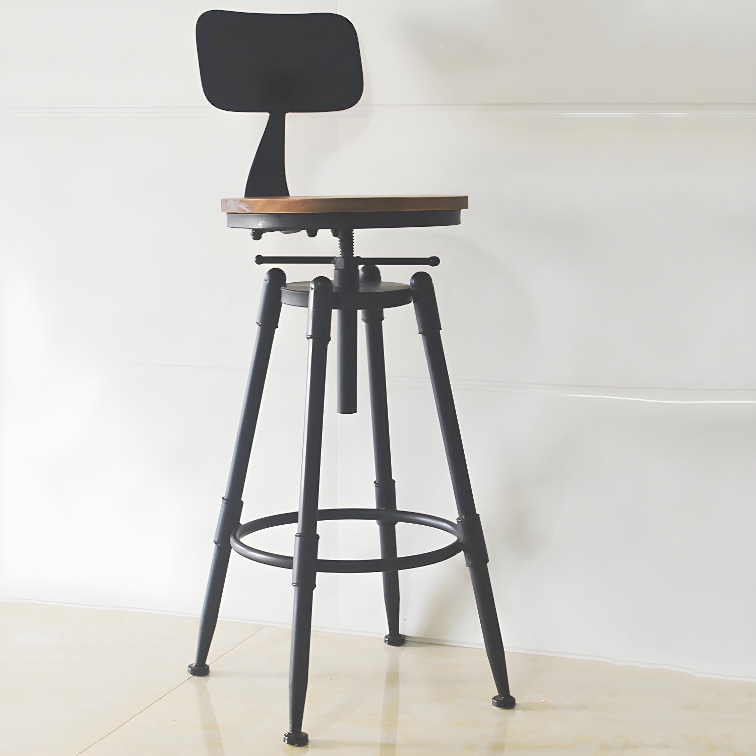 Tabourets de bar pivotants en métal et cuir de style industriel avec dossier
