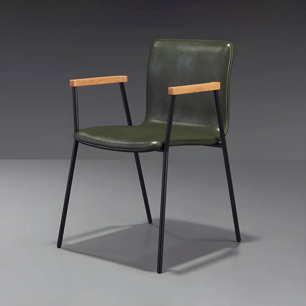 Chaise de salle à manger en cuir avec pieds en métal, accoudoirs et dossier.