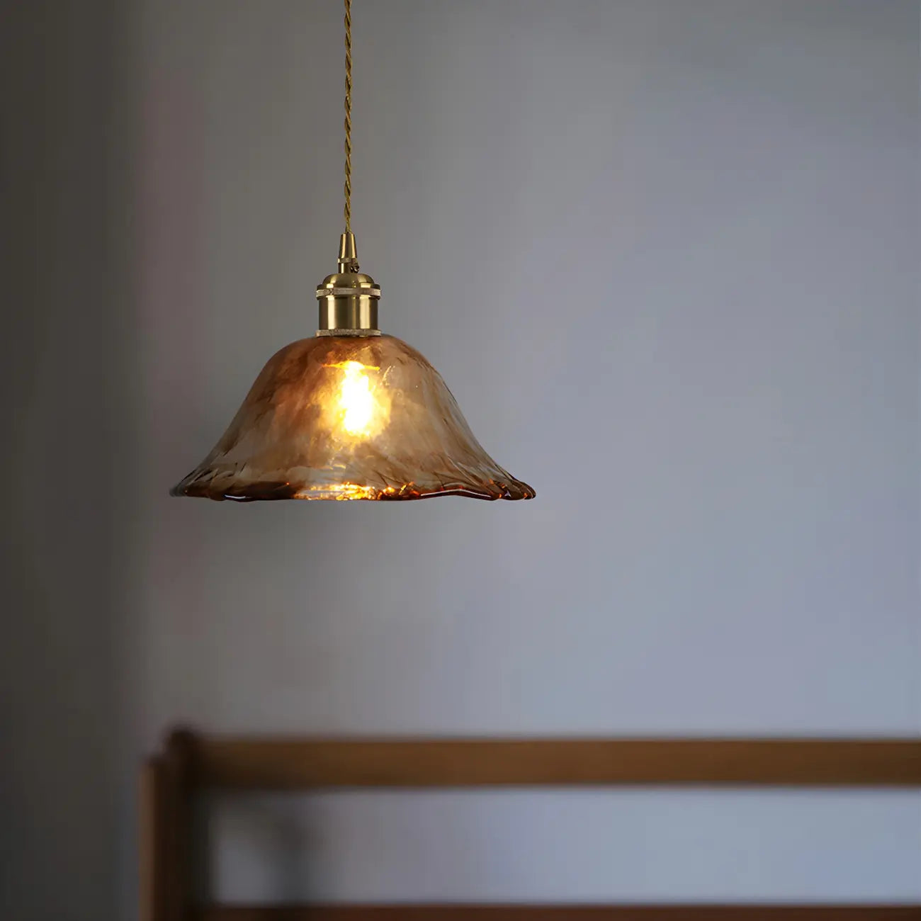 Suspension géométrique réglable en verre ambré pour cuisine
