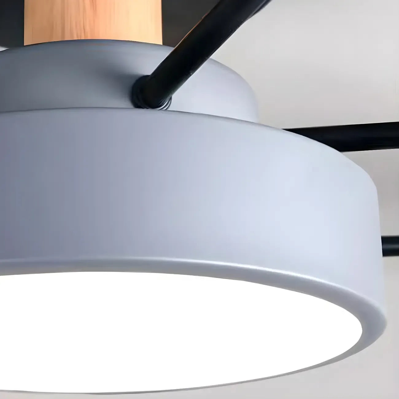 Grand plafonnier semi-encastré rond en métal gris, 7 lumières