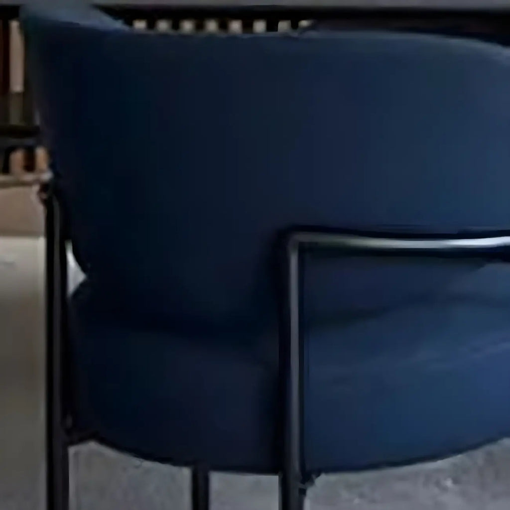 Chaise de salle à manger contemporaine grise rembourrée avec structure en métal