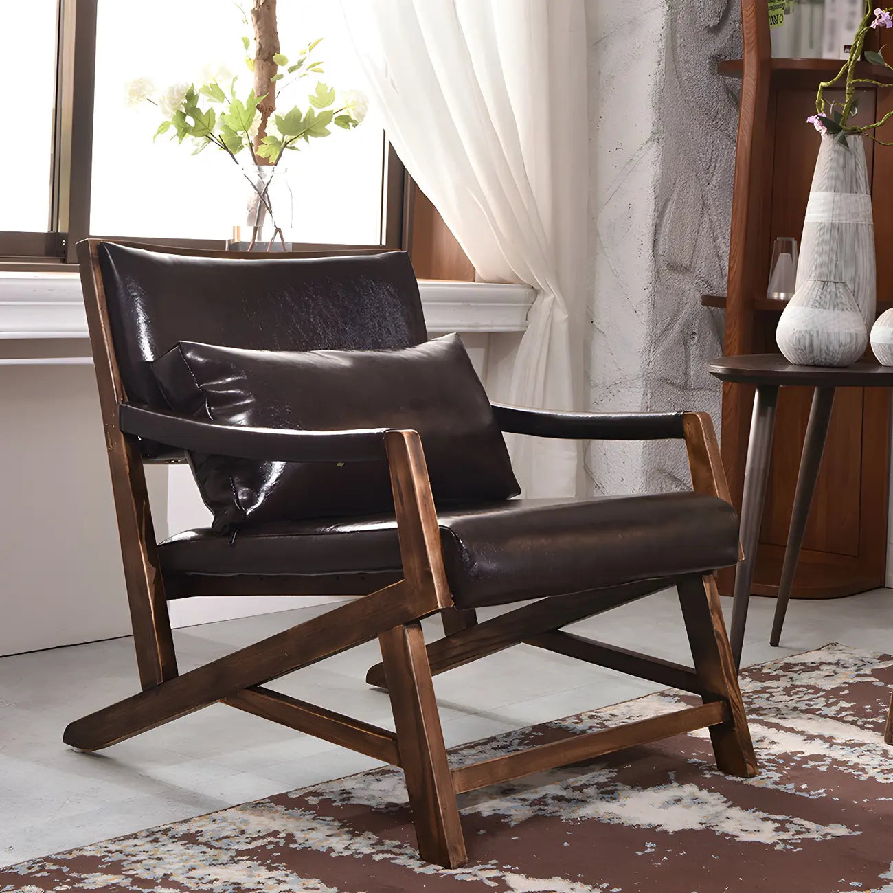 Fauteuil lounge moderne en similicuir avec dossier coussin