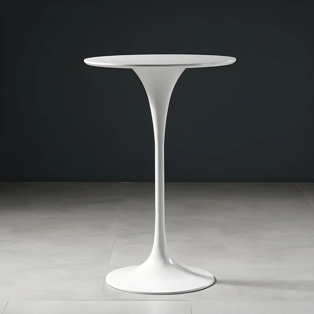 Table de bar ronde et haute de style bistro, avec pied central.