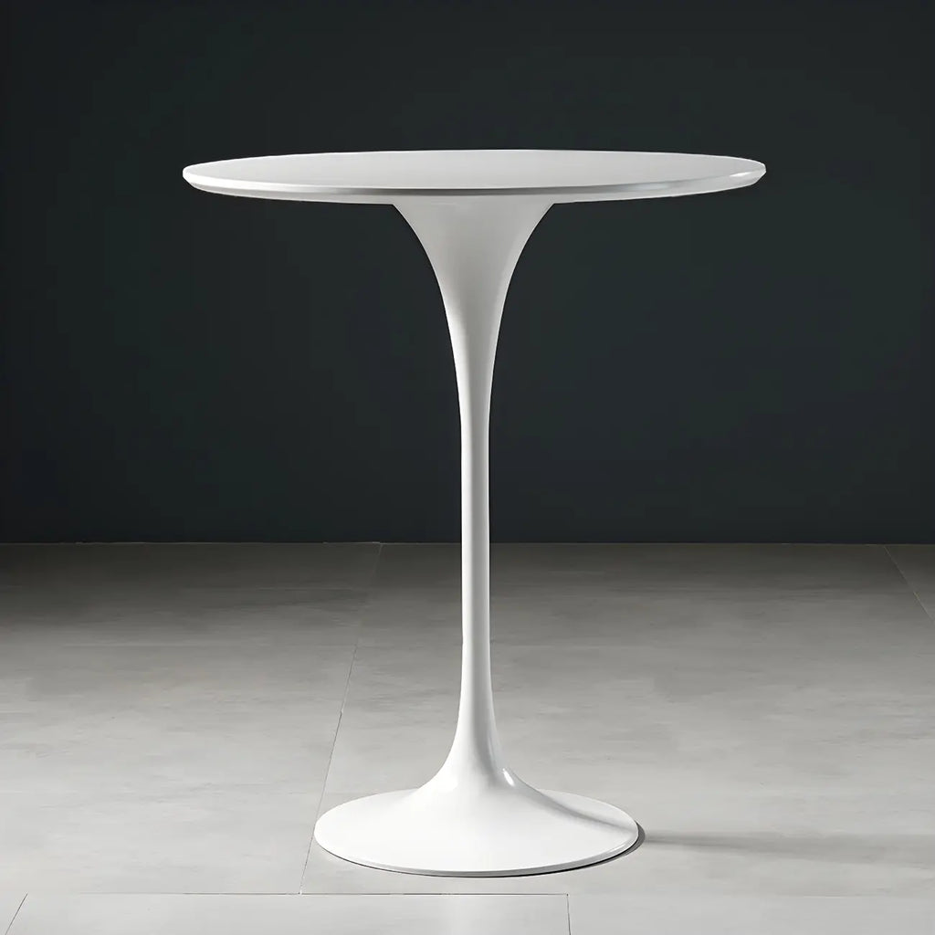 Table de bar ronde et haute de style bistro, avec pied central.