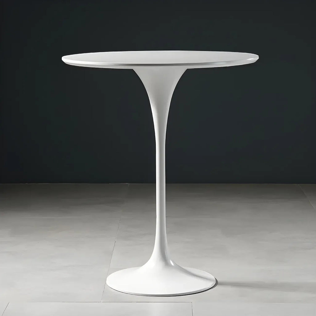 Table de bar ronde et haute de style bistro, avec pied central.