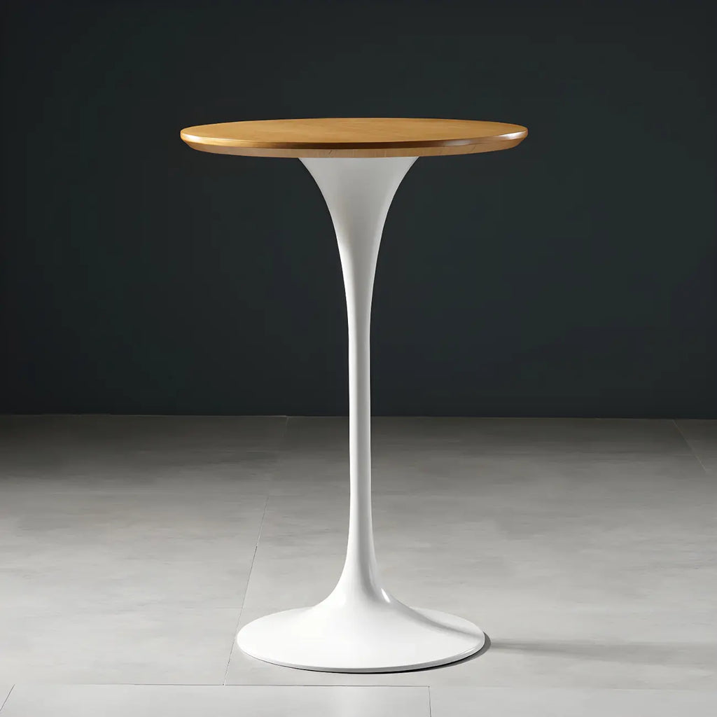 Table de bar ronde et haute de style bistro, avec pied central.