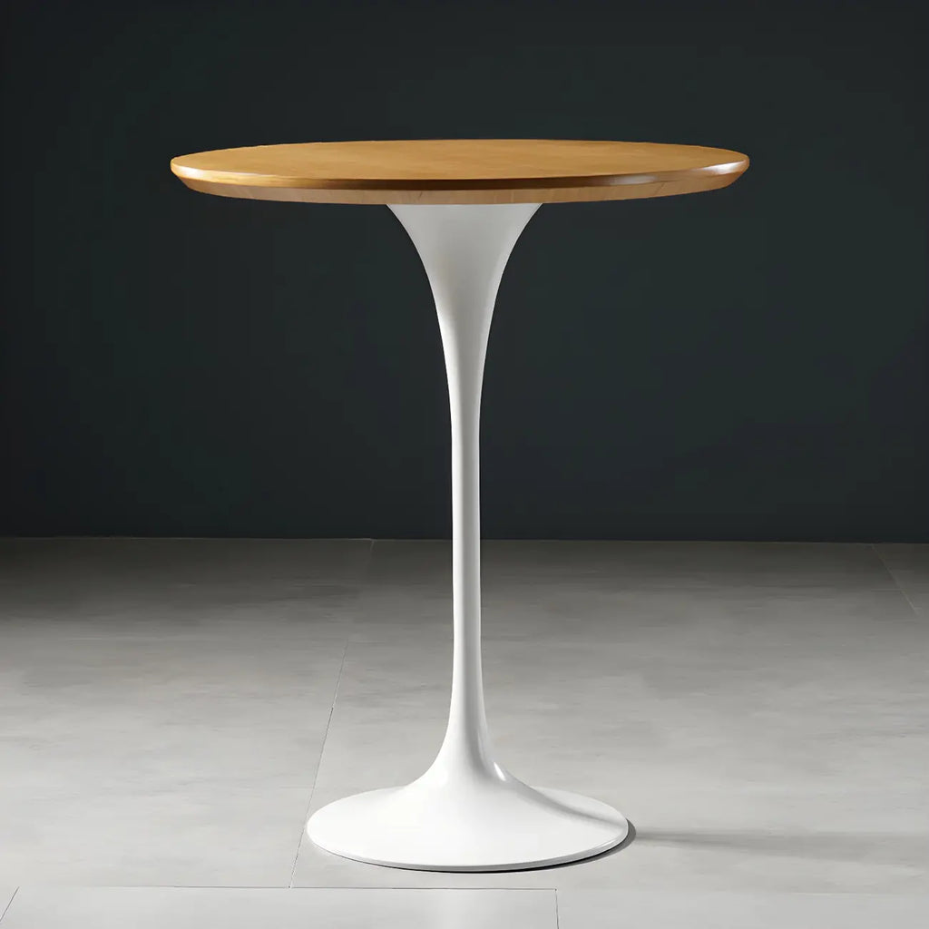 Table de bar ronde et haute de style bistro, avec pied central.