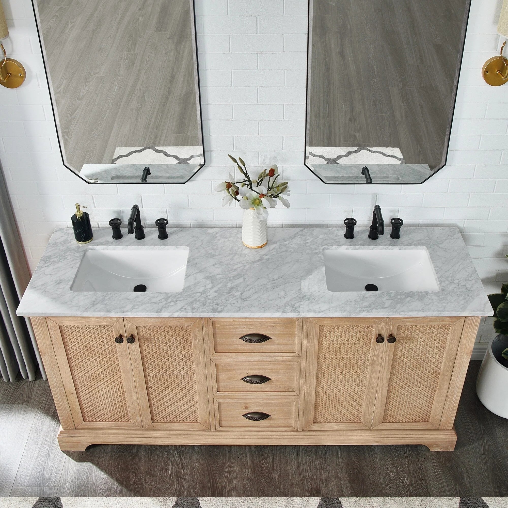 Meuble-lavabo Hervas avec plateau en marbre naturel, sans miroir.