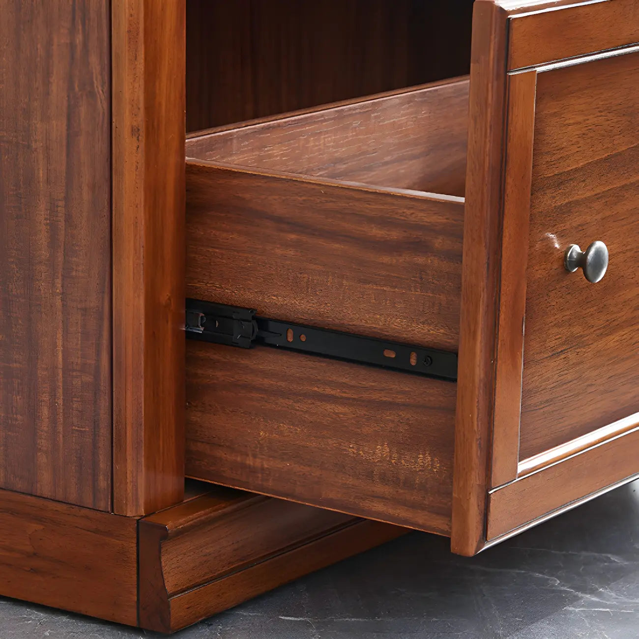 Bibliothèque de bureau en bois couleur expresso avec portes vitrées
