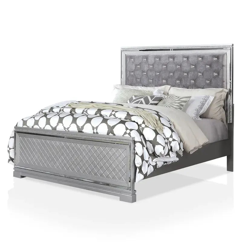 Ensemble de chambre à coucher Seleena Glam Silver Wood 5 pièces avec panneaux capitonnés et port USB par Furniture of America