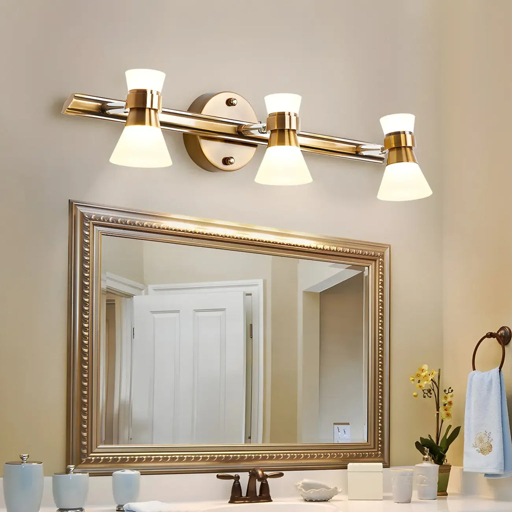 Applique murale LED moderne dorée conique pour salle de bain