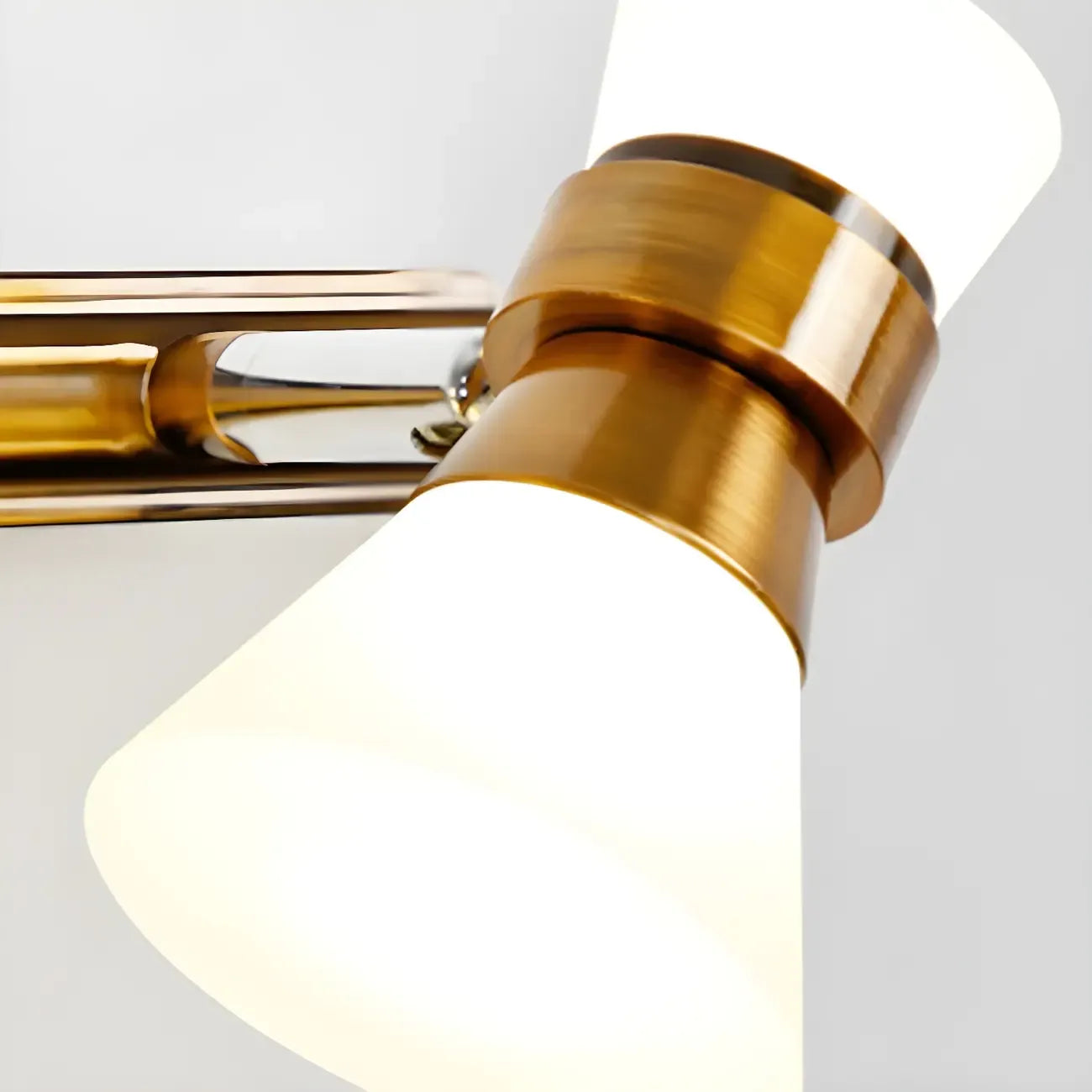 Applique murale LED moderne dorée conique pour salle de bain