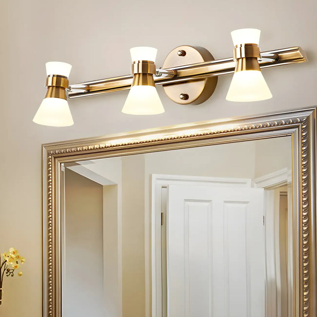 Applique murale LED moderne dorée conique pour salle de bain
