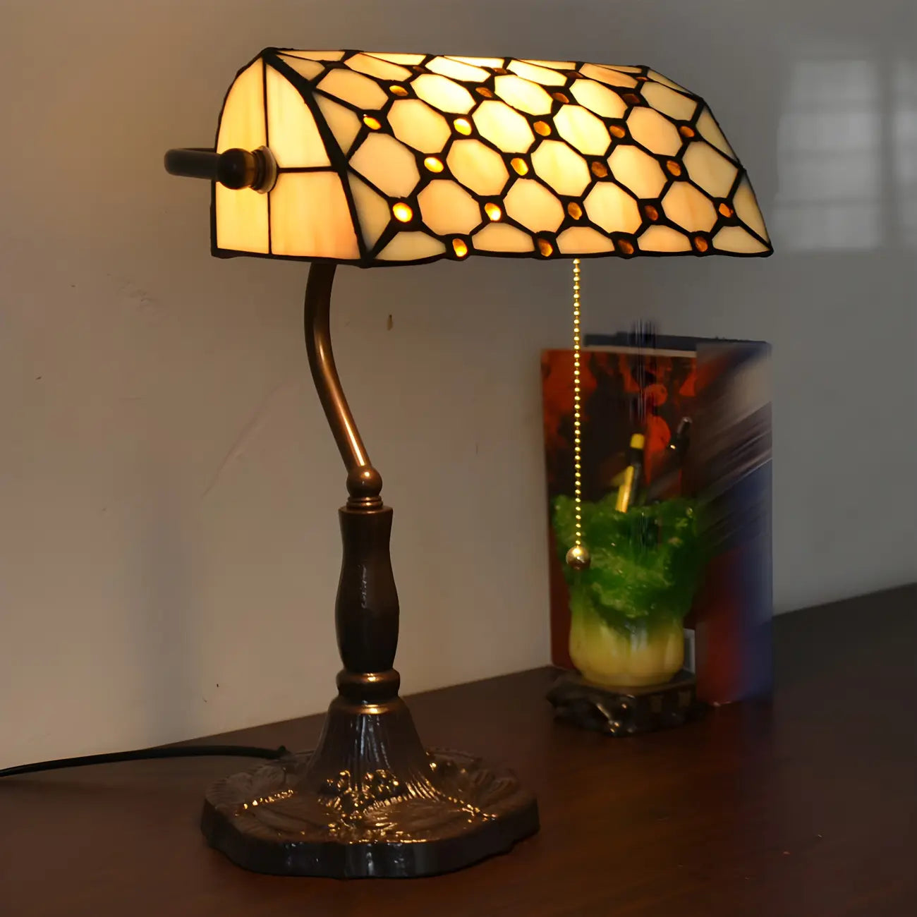 Lampe de table rétro HomeyFad en vitrail LED, style banquier, avec chaînette.