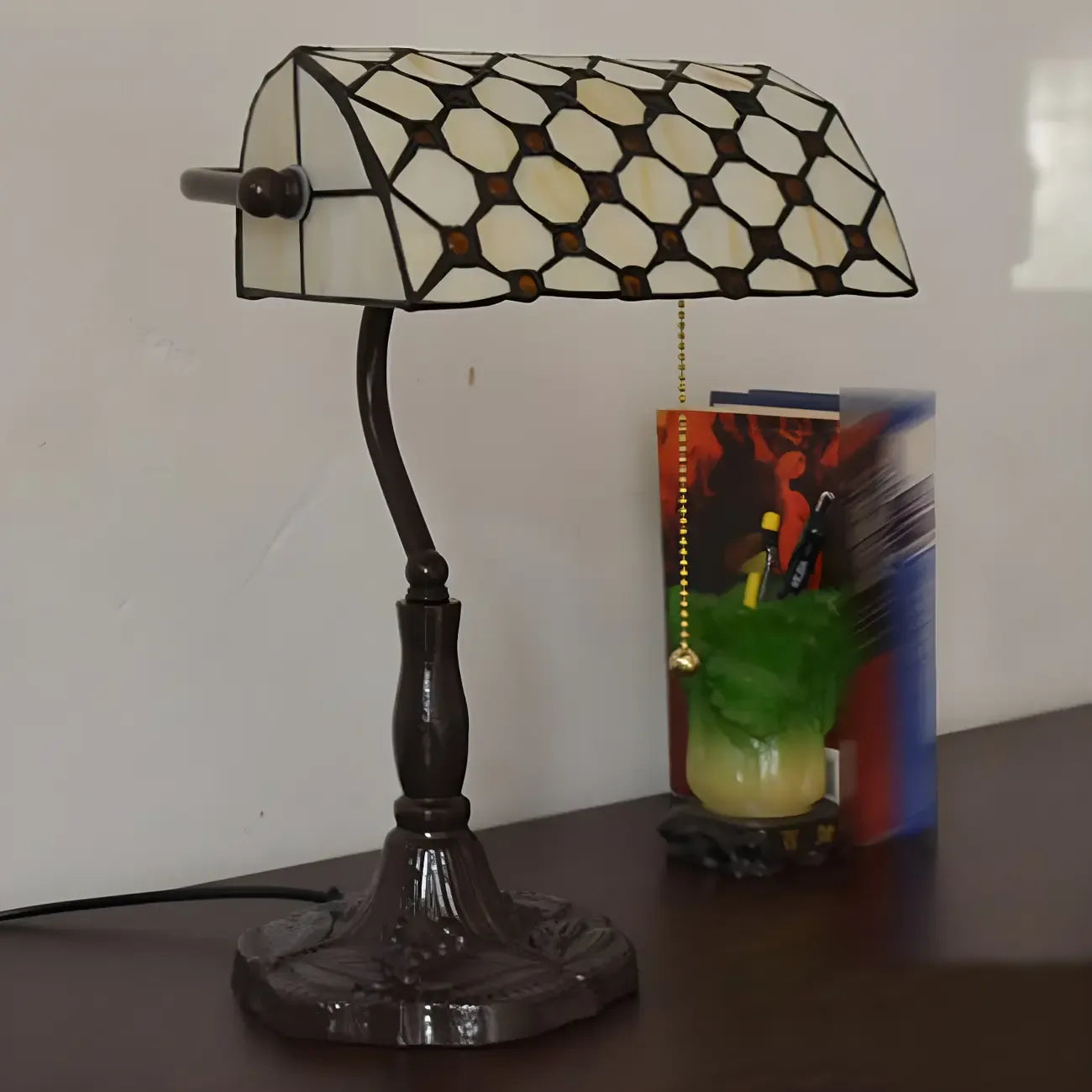 Lampe de table rétro HomeyFad en vitrail LED, style banquier, avec chaînette.