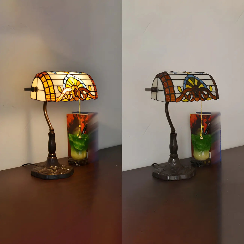 Lampe de table rétro HomeyFad en vitrail LED, style banquier, avec chaînette.