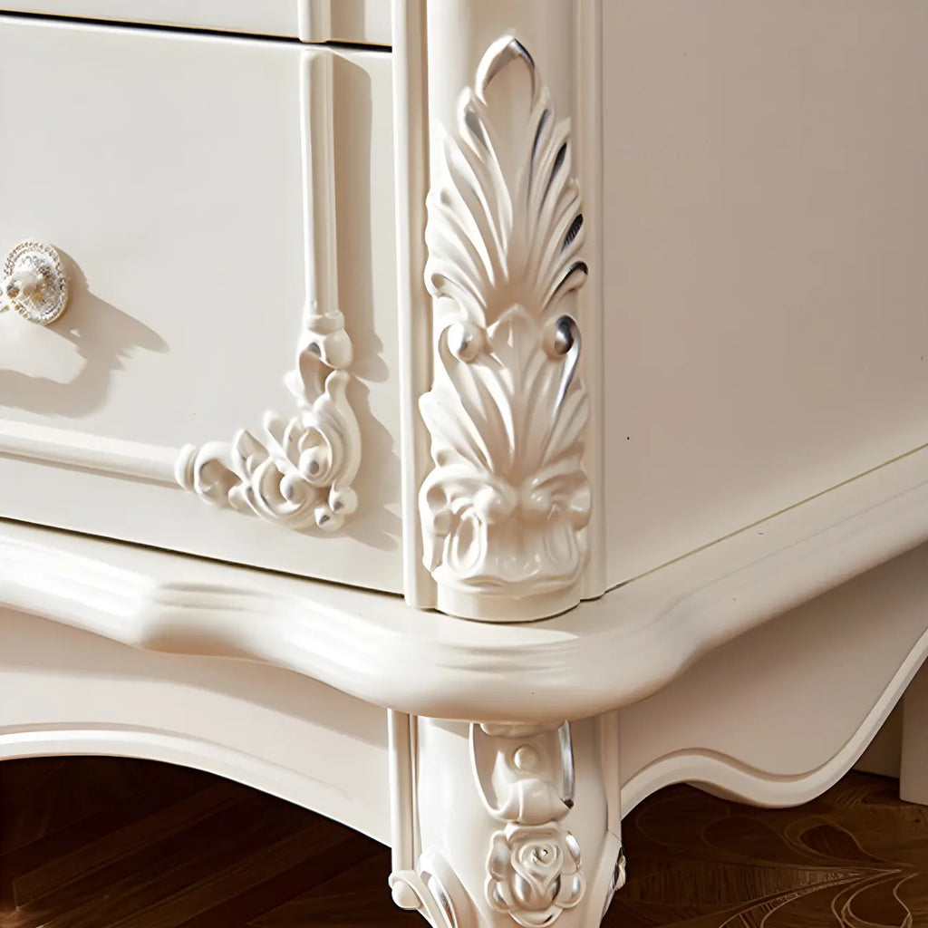 Commode classique en bois blanc avec coffre de rangement