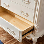 Commode classique en bois blanc avec coffre de rangement