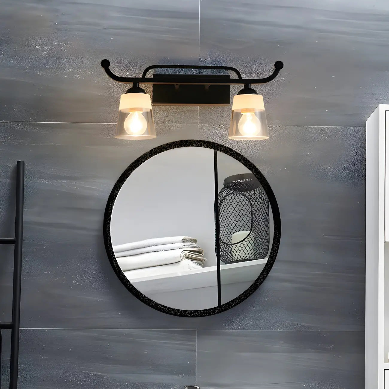 Applique da bagno nera a 3 luci moderna con campana in vetro dritta