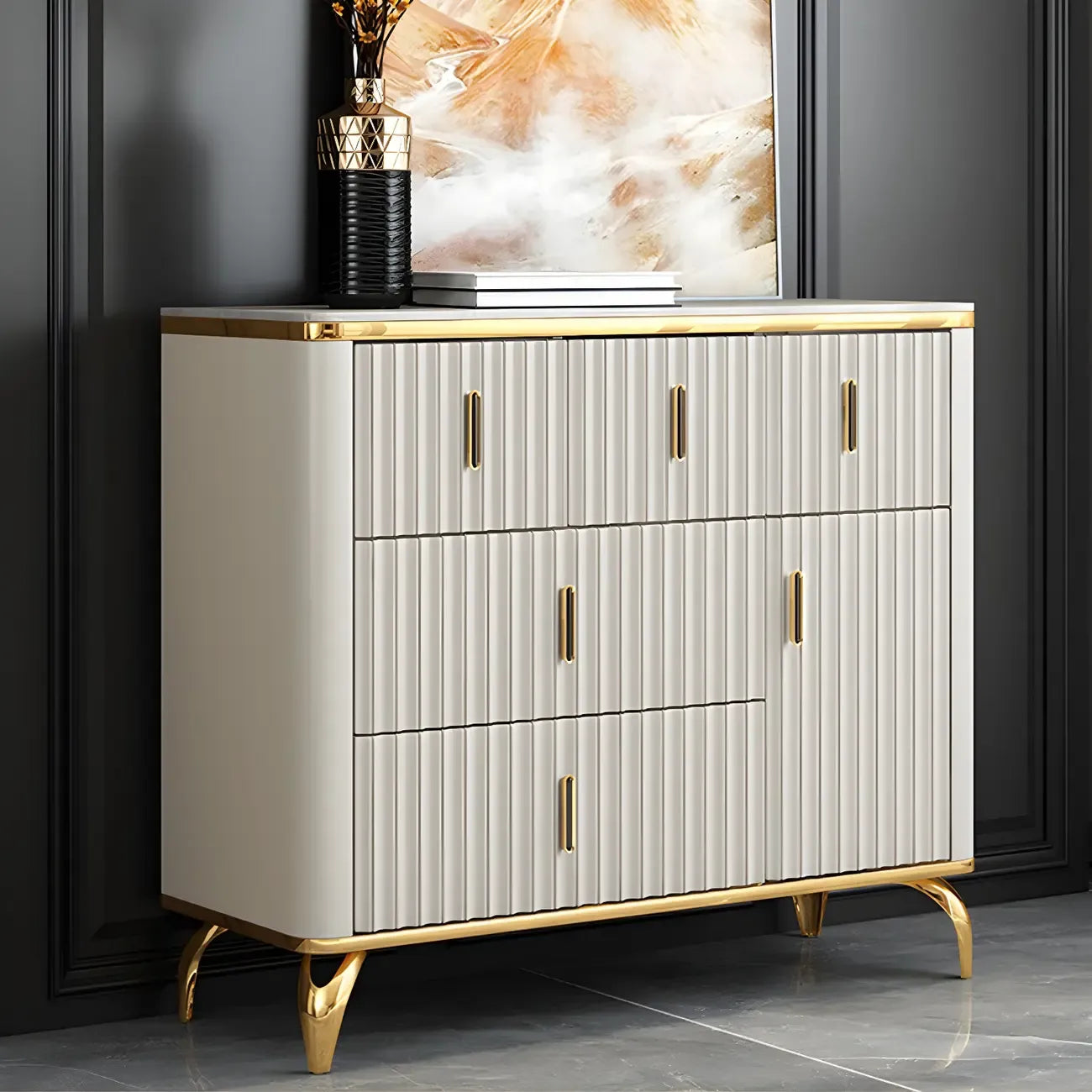 Commodes et coffres élégants en bois gris avec poignées dorées
