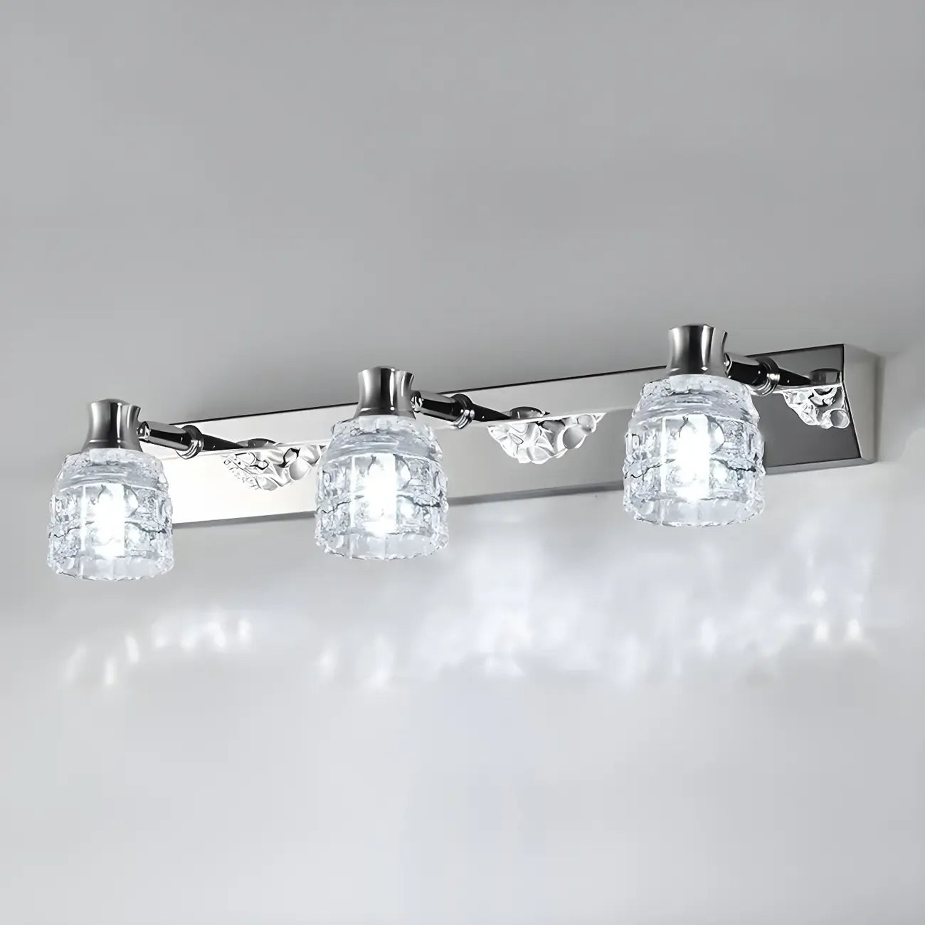 Applique murale moderne en chrome et cristal pour salle de bain