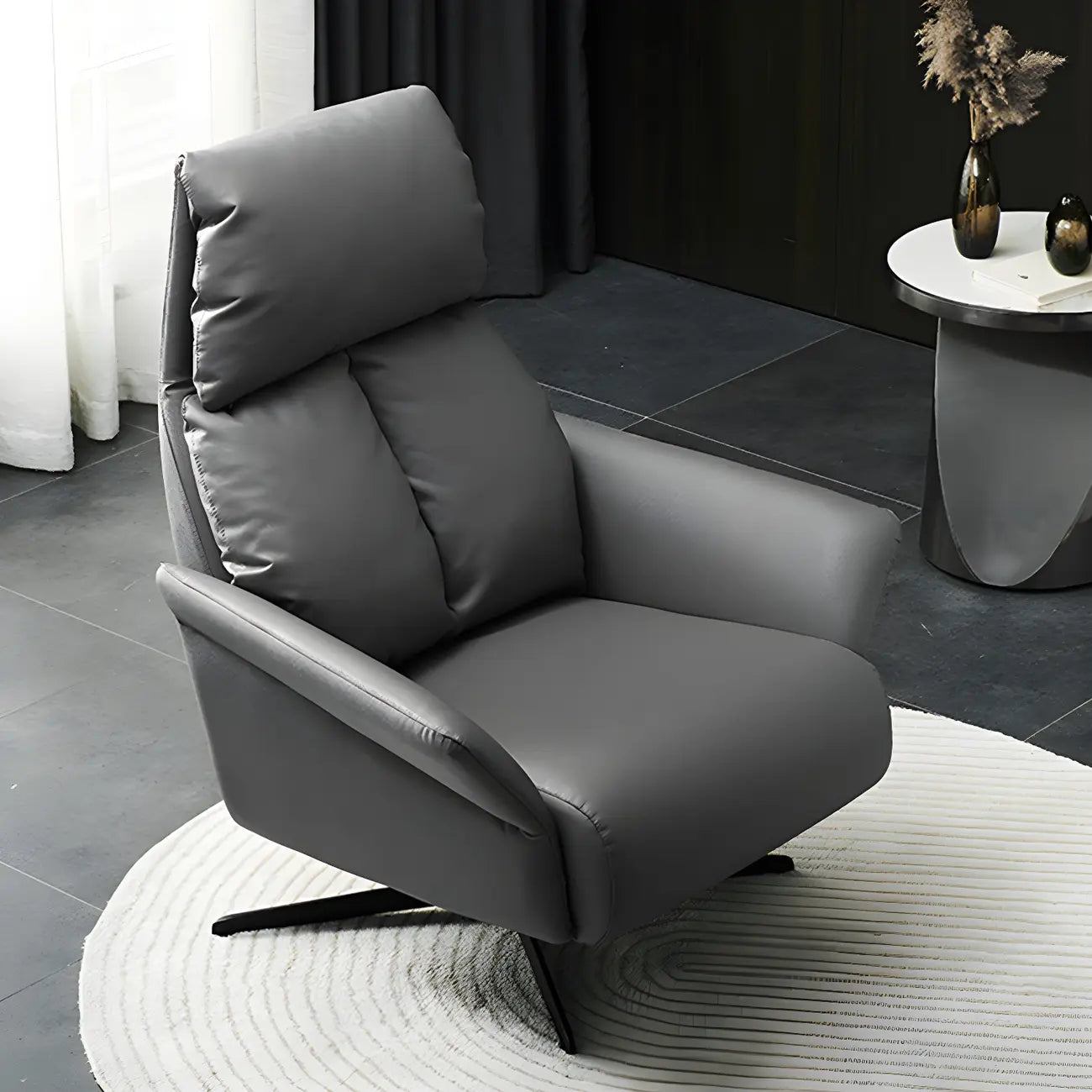 Fauteuil pivotant moderne en cuir rouge avec accoudoirs et pieds noirs