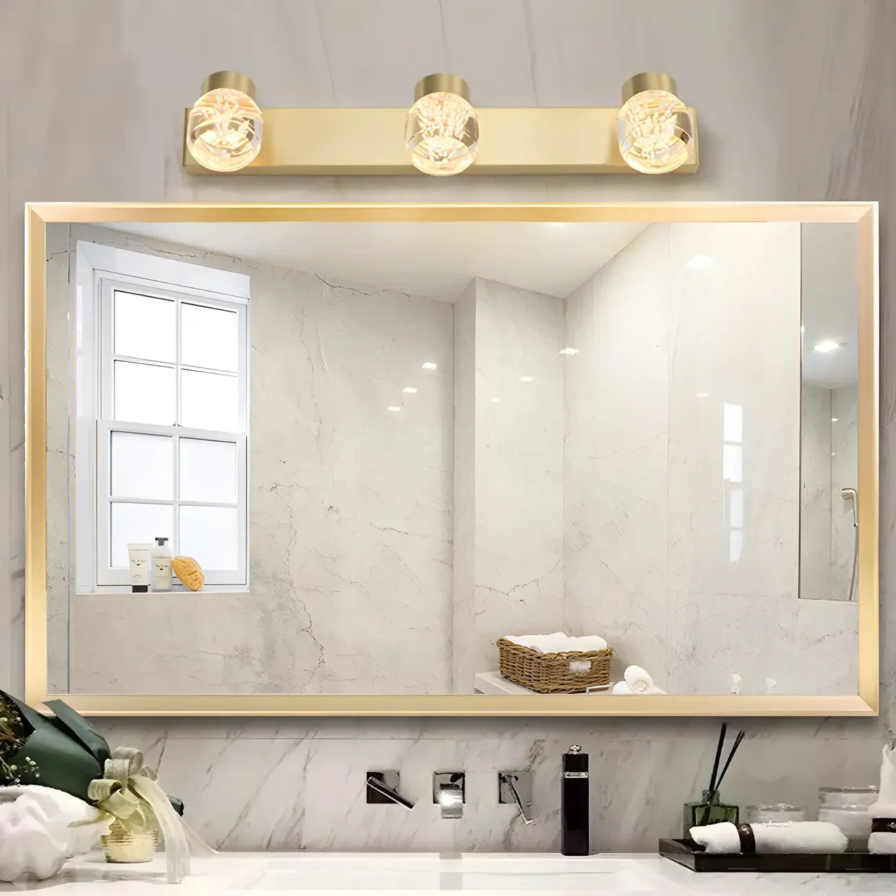 Applique murale moderne en métal doré pour salle de bain