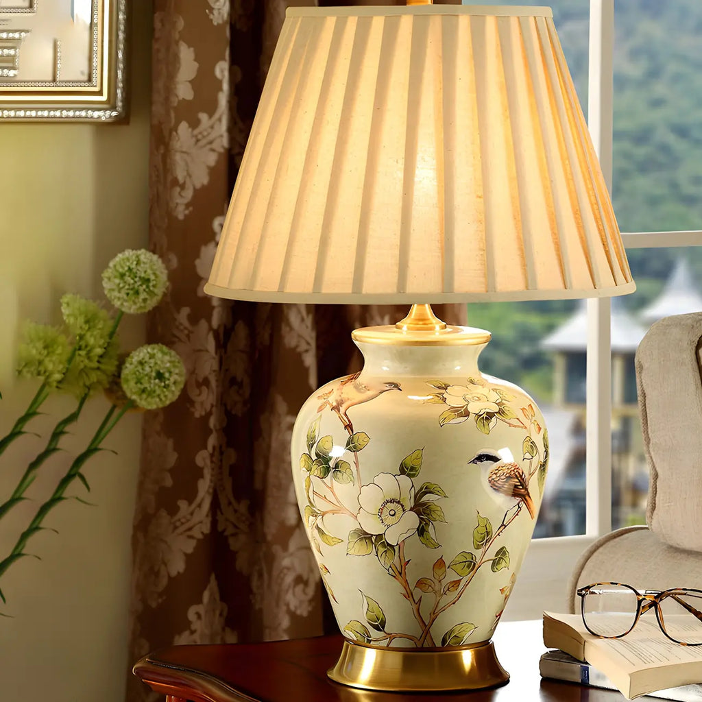 Lampe de table HomeyFad classique en céramique avec abat-jour en tissu jaune clair et motif floral